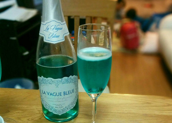 青のシャンパン